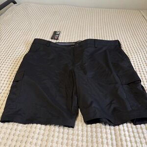 NWT Pro Celebrity Cargo Shorts Men's Size 40 Black‎ Moisture Wicking Stretch